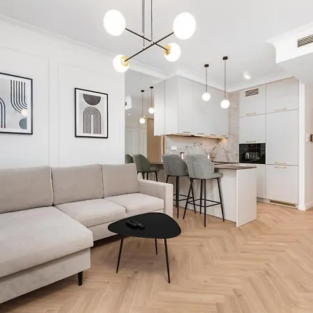 Aleja Solidarnosci 60b * Warsaw