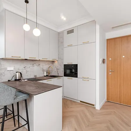 Aleja Solidarnosci 60b وارسو