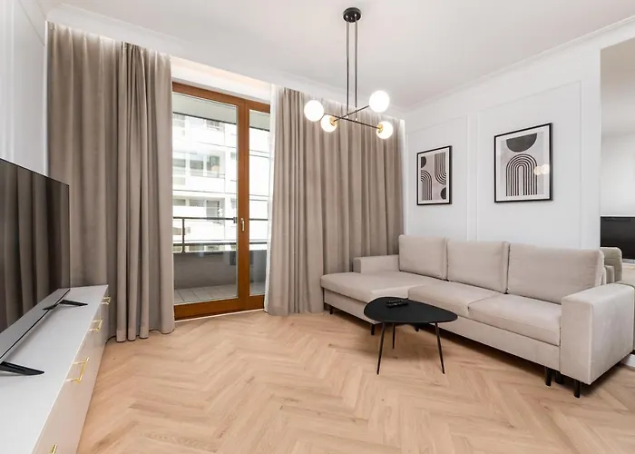 Apartment Aleja Solidarnosci 60b