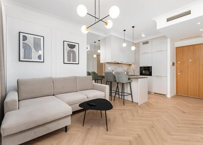 Aleja Solidarnosci 60b * Warsaw